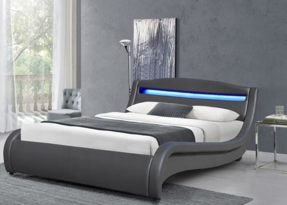 Abu-abu Muda Berlapis Tempat Tidur Queen Berumbai LED Ukuran King PU Bingkai Tempat Tidur Platform Modern