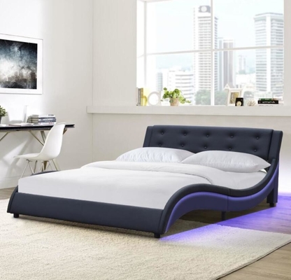 Tempat Tidur Berlapis Kulit Imitasi Ukuran Queen Warna Hitam / Putih / Coklat Dengan Lampu LED