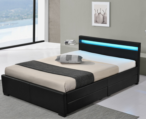 Tempat Tidur Berlapis Kulit Imitasi Hitam Ukuran Ganda Dengan Lampu Remote Control Nirkabel