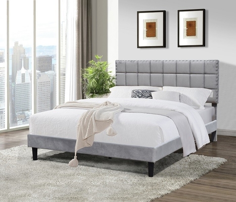 Grey Fabric King Size Rangka Tempat Tidur Berlapis Headboard Tinggi Dengan Bola Logam Kecil