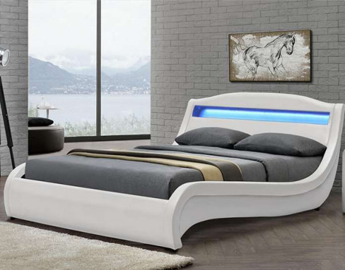 Rangka Tempat Tidur Berlapis Ergonomi Kontemporer Putih Pu Kulit Dengan Lampu LED