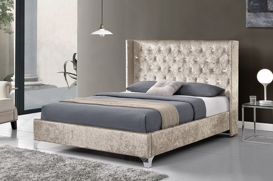 King Size Tempat Tidur Dengan Tombol Kristal