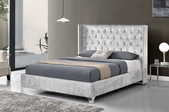 King Size Tempat Tidur Dengan Tombol Kristal