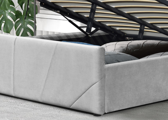Rangka Tempat Tidur Penyimpanan Platform OEM Kain Abu-abu Muda Dengan Headboard Bersayap Berlapis