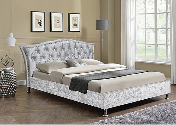 Ukuran yang dapat disesuaikan untuk Anda dan pilihan warna dan bahan untuk bingkai tempat tidur ini.