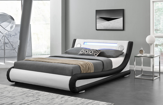 Tempat Tidur Berlapis LED Modern Bingkai Tempat Tidur Platform Ukuran Queen Dengan Speaker